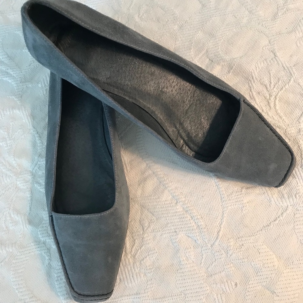 Delman flats